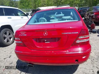 2005 Mercedes-Benz C 230 Kompressor z VIN WDBRF40J55F678252, wystawiony jako IAAI lot #42028395 z przebiegiem 208 901 mil mil oraz . Historia ofert i sprzedaży dostępna na DreamBid. Obrazek 16.