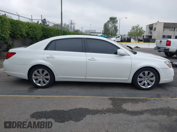 2007 Toyota Avalon XL with VIN 4T1BK36B67U245980, listed as a IAAI auction lot 42093193 with 272,108 mi miles. Bid and sale history available at carsss.com. Image 13.
