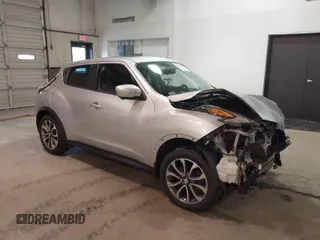 2017 Nissan Juke SL with VIN JN8AF5MVXHT750719, listed as a IAAI auction lot 41493520 with 86,382 mi miles. Bid and sale history available at carsss.com. Image 1.