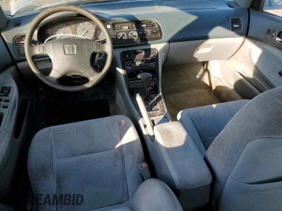 1995 Honda Accord LX with VIN 1HGCD5631SA009224, listed as a Copart auction lot 74694354 with 235,600 mi miles and Clean Title. Bid and sale history available at DreamBid. Image 8.