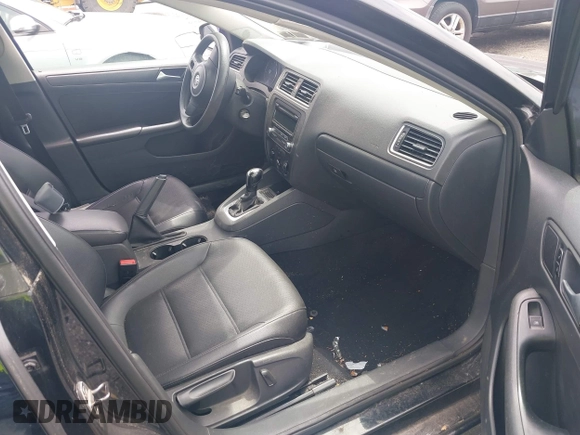 2014 Volkswagen Jetta SE with VIN 3VWD17AJ2EM428149, listed as a IAAI auction lot 42684150 with 206,924 mi miles and . Bid and sale history available at DreamBid. Image 5.