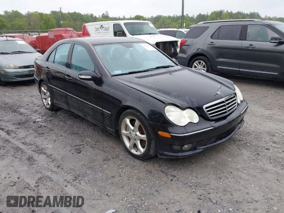 2007 Mercedes-Benz C 230 Sport z VIN WDBRF52H07A921305, wystawiony jako IAAI lot #41957653 z przebiegiem 114 523 mil mil oraz . Historia ofert i sprzedaży dostępna na DreamBid. Obrazek 1.