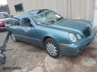 2003 Mercedes-Benz E-Class with VIN WDBJH82J13X085684, listed as a IAAI auction lot 41826134 with 141,449 mi miles. Bid and sale history available at carsss.com. Image 1.
