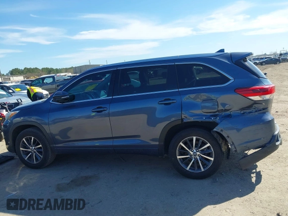 2017 Toyota Highlander XLE with VIN 5TDKZRFH2HS526283, listed as a IAAI auction lot 41669159 with 122,112 mi miles and . Bid and sale history available at DreamBid. Image 14.