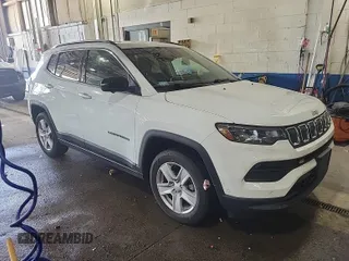 2022 Jeep Compass Latitude with VIN 3C4NJDBB3NT205928, listed as a IAAI auction lot 42832409 with 22,634 mi miles and . Bid and sale history available at DreamBid. Image 47.