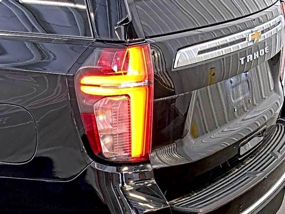 2022 Chevrolet Tahoe LS z VIN 1GNSKMKD7NR129745, wystawiony jako IAAI lot #42566236 z przebiegiem 95 126 mil mil oraz . Historia ofert i sprzedaży dostępna na DreamBid. Obrazek 14.