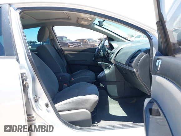 2012 Nissan Sentra SR z VIN 3N1AB6AP8CL646765, wystawiony jako IAAI lot #42283774 z przebiegiem 208 433 mil mil oraz . Historia ofert i sprzedaży dostępna na DreamBid. Obrazek 5.