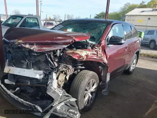 2015 Toyota Highlander LE with VIN 5TDBKRFH1FS147423, listed as a IAAI auction lot 41830801 with 1 mi miles. Bid and sale history available at carsss.com. Image 17.