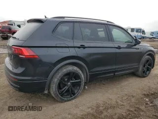 2023 Volkswagen Tiguan SE R-Line Black with VIN 3VVCB7AX8PM016614, listed as a Copart auction lot 43944695 with 39,378 mi miles and Salvage title. Bid and sale history available at DreamBid. Image 3.