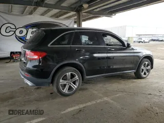 2018 Mercedes-Benz GLC 300 with VIN WDC0G4JB6JV101142, listed as a Copart auction lot 64794555 with 105,432 mi miles and Clean title. Bid and sale history available at DreamBid. Image 3.