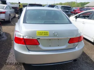 2013 Honda Accord LX z VIN 1HGCR2F33DA189471, wystawiony jako IAAI lot #42107117 z przebiegiem 218 910 mil mil oraz . Historia ofert i sprzedaży dostępna na DreamBid. Obrazek 16.