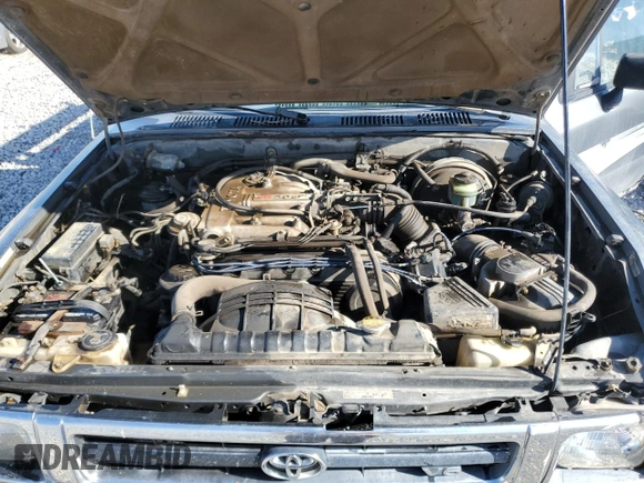 1992 Toyota Pickup DLX z VIN JT4VN13D5N5098643, wystawiony jako Copart lot #68855044 z przebiegiem 211 275 mil mil oraz Szkoda całkowita • Salvage title. Historia ofert i sprzedaży dostępna na DreamBid. Obrazek 11.