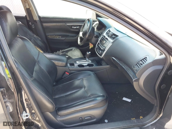 2018 Nissan Altima 2.5 SV with VIN 1N4AL3APXJC172244, listed as a IAAI auction lot 41861358 with 204,181 mi miles. Bid and sale history available at carsss.com. Image 5.