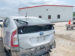 2015 Toyota Prius Four z VIN JTDKN3DU4F1922847, wystawiony jako IAAI lot #42130536 z przebiegiem 181 815 mil mil oraz . Historia ofert i sprzedaży dostępna na DreamBid. Obrazek 6.