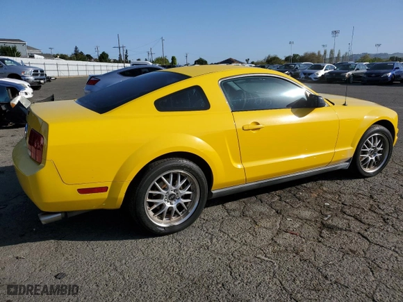 2005 Ford Mustang Deluxe with VIN 1ZVFT80N255129053, listed as a Copart auction lot 52557555 with 161,119 mi miles and Salvage Title. Bid and sale history available at carsss.com. Image 3.
