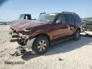 2010 Ford Explorer XLT z VIN 1FMEU6DE0AUA18359, wystawiony jako Copart lot #53376735 z przebiegiem 112 220 mil mil oraz Szkoda całkowita • Salvage title. Historia ofert i sprzedaży dostępna na DreamBid. Obrazek 1.