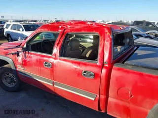 2006 Chevrolet Silverado 2500HD LT1 with VIN 1GCHK23D16F260761, listed as a IAAI auction lot 41360432 with 327,569 mi miles. Bid and sale history available at carsss.com. Image 6.