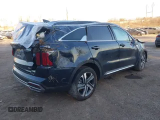 2024 Kia Sorento SX Prestige z VIN KNDRKDLG3R5235364, wystawiony jako IAAI lot #41338909 z przebiegiem 23 629 mil mil oraz . Historia ofert i sprzedaży dostępna na DreamBid. Obrazek 4.