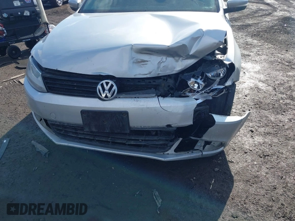 2011 Volkswagen Jetta SE with VIN 3VWDZ7AJ7BM368275, listed as a IAAI auction lot 41444681 with 139,828 mi miles and . Bid and sale history available at DreamBid. Image 6.