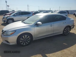 2017 Nissan Altima SV z VIN 1N4AL3AP4HC110591, wystawiony jako Copart lot #55620415 z przebiegiem 97 238 mil mil oraz Czysty tytuł • Clean title. Historia ofert i sprzedaży dostępna na DreamBid. Obrazek 1.