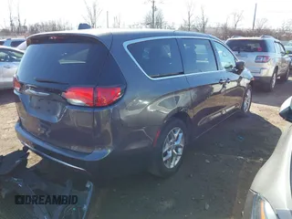 2019 Chrysler Pacifica Touring Plus z VIN 2C4RC1FG3KR708986, wystawiony jako IAAI lot #41744300 z przebiegiem 123 043 mil mil oraz . Historia ofert i sprzedaży dostępna na DreamBid. Obrazek 4.