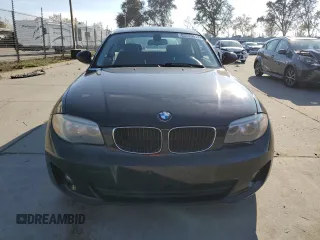 2013 BMW 1 Series 128i z VIN WBAUP9C5XDVS95834, wystawiony jako Copart lot #83249614 z przebiegiem Nie podano mil oraz Szkoda całkowita • Salvage title. Historia ofert i sprzedaży dostępna na DreamBid. Obrazek 5.