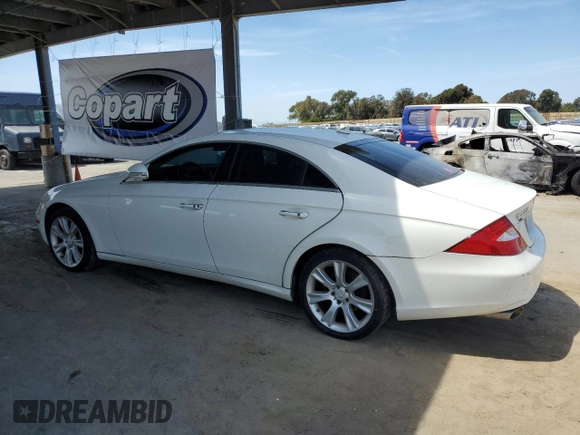 2008 Mercedes-Benz CLS-Class 5.5L with VIN WDDDJ72X18A132956, listed as a Copart auction lot 54380195 with 105,406 mi miles and Salvage Title. Bid and sale history available at carsss.com. Image 2.