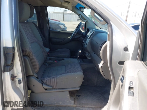 2014 Nissan Frontier SV z VIN 1N6AD0CU5EN741825, wystawiony jako IAAI lot #42510256 z przebiegiem 167 338 mil mil oraz . Historia ofert i sprzedaży dostępna na DreamBid. Obrazek 5.