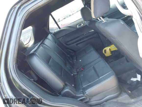 2016 Ford Utility Police Interceptor with VIN 1FM5K8AR2GGA62704, listed as a IAAI auction lot 42005557 with 123,661 mi miles. Bid and sale history available at carsss.com. Image 8.
