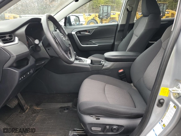2019 Toyota RAV4 XLE with VIN 2T3P1RFV2KW059861, listed as a Copart auction lot 63947094 with 25,033 mi miles and Salvage Title. Bid and sale history available at carsss.com. Image 7.