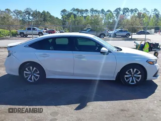 2022 Honda Civic Sedan LX with VIN 2HGFE2F26NH545818, listed as a IAAI auction lot 41817630 with 28,650 mi miles. Bid and sale history available at carsss.com. Image 13.