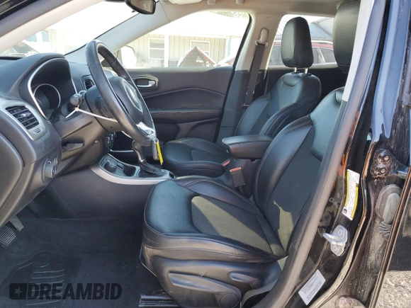 2017 Jeep Compass Latitude z VIN 3C4NJDBB0HT693451, wystawiony jako Copart lot #41578995 z przebiegiem 88 731 mil mil oraz Szkoda całkowita • Salvage title. Historia ofert i sprzedaży dostępna na DreamBid. Obrazek 7.