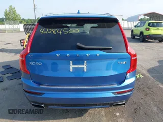 2019 Volvo XC90 R-Design z VIN YV4A22PM5K1429793, wystawiony jako IAAI lot #42284500 z przebiegiem 62 028 mil mil oraz . Historia ofert i sprzedaży dostępna na DreamBid. Obrazek 16.