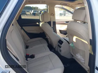 2024 Audi Q5 S line Premium z VIN WA1GAAFY5R2097223, wystawiony jako IAAI lot #41035850 z przebiegiem 1 234 mil mil oraz . Historia ofert i sprzedaży dostępna na DreamBid. Obrazek 8.