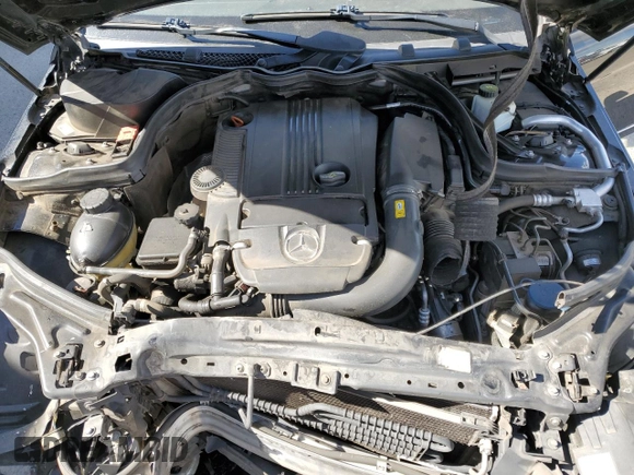 2013 Mercedes-Benz C 250 Sport z VIN WDDGF4HB9DA754630, wystawiony jako Copart lot #56878755 z przebiegiem 181 668 mil mil oraz Szkoda całkowita • Salvage title. Historia ofert i sprzedaży dostępna na DreamBid. Obrazek 11.