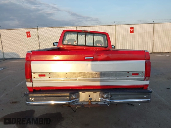 1994 Ford F-150 with VIN 1FTDF15Y0RLB45961, listed as a IAAI auction lot 41783519 with 230,365 mi miles. Bid and sale history available at carsss.com. Image 17.