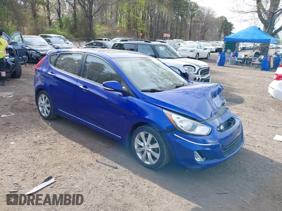 2013 Hyundai Accent SE z VIN KMHCU5AE7DU085650, wystawiony jako IAAI lot #42082694 z przebiegiem 115 506 mil mil oraz . Historia ofert i sprzedaży dostępna na DreamBid. Obrazek 1.