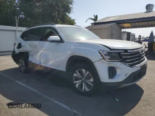 2024 Volkswagen Atlas SE with VIN 1V2LR2CA8RC534859, listed as a Copart auction lot 52890715 with 16,573 mi miles and Salvage title. Bid and sale history available at DreamBid. Image 4.