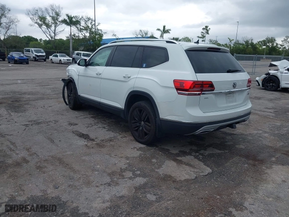 2018 Volkswagen Atlas 3.6L V6 SEL with VIN 1V2MR2CA9JC572206, listed as a IAAI auction lot 41995114 with 64,324 mi miles. Bid and sale history available at carsss.com. Image 3.