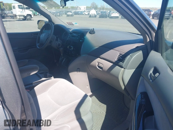 2004 Toyota Sienna CE with VIN 5TDZA23C74S169294, listed as a IAAI auction lot 42135464 with 199,312 mi miles. Bid and sale history available at carsss.com. Image 5.