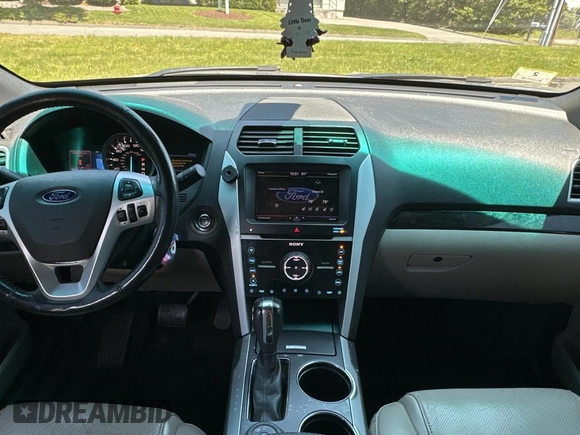 2013 Ford Explorer Limited z VIN 1FM5K8F82DGB02260, wystawiony jako Copart lot #59726945 z przebiegiem 163 459 mil mil oraz Czysty tytuł • Clean title. Historia ofert i sprzedaży dostępna na DreamBid. Obrazek 9.