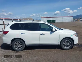 2016 Nissan Pathfinder S with VIN 5N1AR2MN6GC621811, listed as a IAAI auction lot 42151171 with 153,696 mi miles. Bid and sale history available at carsss.com. Image 13.