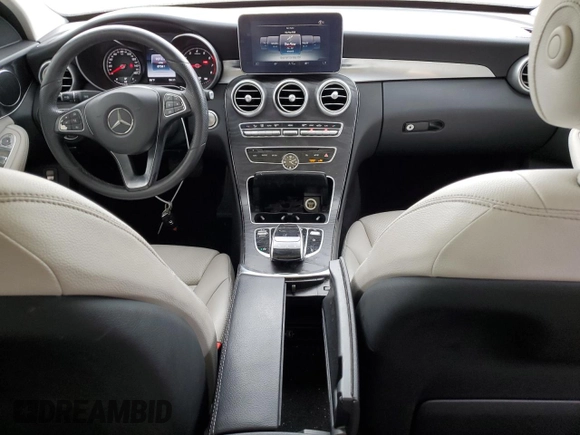 2016 Mercedes-Benz C 300 z VIN 55SWF4JB3GU176843, wystawiony jako Copart lot #57259905 z przebiegiem 87 361 mil mil oraz Szkoda całkowita • Salvage title. Historia ofert i sprzedaży dostępna na DreamBid. Obrazek 8.