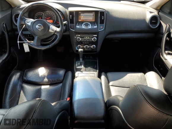 2010 Nissan Maxima SV z VIN 1N4AA5AP2AC867478, wystawiony jako Copart lot #55766955 z przebiegiem 170 812 mil mil oraz Szkoda całkowita • Salvage title. Historia ofert i sprzedaży dostępna na DreamBid. Obrazek 8.