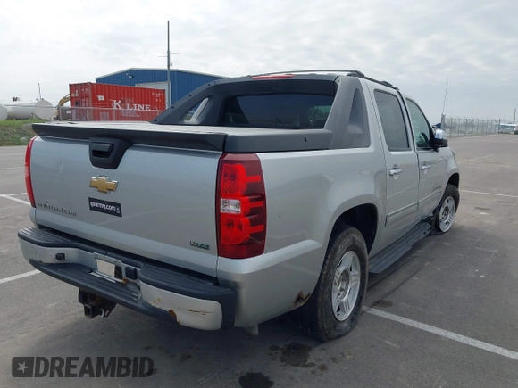 2011 Chevrolet Avalanche LS with VIN 3GNTKEE35BG252968, listed as a IAAI auction lot 42109433 with 117,352 mi miles and . Bid and sale history available at DreamBid. Image 4.