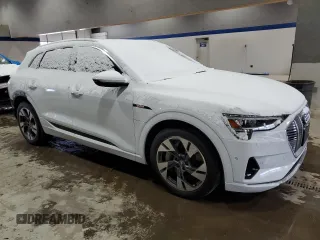 2021 Audi e-tron Premium Plus с VIN WA1LAAGE9MB003971, выставлен на аукционе Copart как лот 45421695 с пробегом 19 940 миль миль и Списание • Salvage title. История ставок и продаж доступна на DreamBid. Изображение 4.