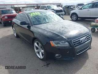 2010 Audi A5 Premium Plus z VIN WAULFAFR2AA069370, wystawiony jako IAAI lot #42301018 z przebiegiem 114 526 mil mil oraz . Historia ofert i sprzedaży dostępna na DreamBid. Obrazek 1.