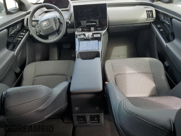 2025 Toyota bZ4X XLE с VIN JTMAAAAA4SA055322, выставлен на аукционе Copart как лот 60973145 с пробегом 4 121 миль миль и На запчасти • Non repairable. История ставок и продаж доступна на DreamBid. Изображение 8.