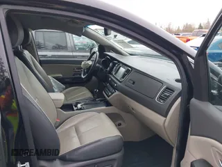 2016 Kia Sedona EX with VIN KNDMC5C11G6160910, listed as a IAAI auction lot 40905404 with 105,523 mi miles. Bid and sale history available at carsss.com. Image 5.