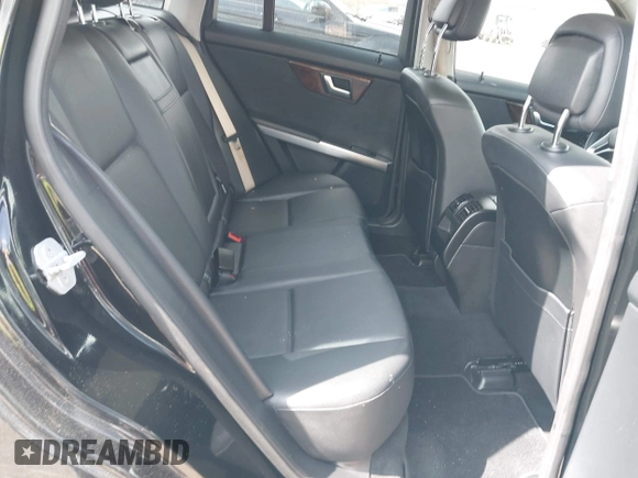 2015 Mercedes-Benz GLK with VIN WDCGG8JB4FG401022, listed as a IAAI auction lot 41919449 with 31,615 mi miles. Bid and sale history available at carsss.com. Image 8.